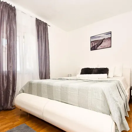 Ivanka By Interhome *