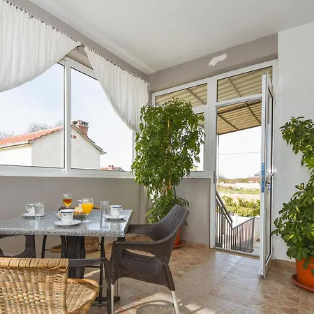 Casa de Férias Ivanka By Interhome *