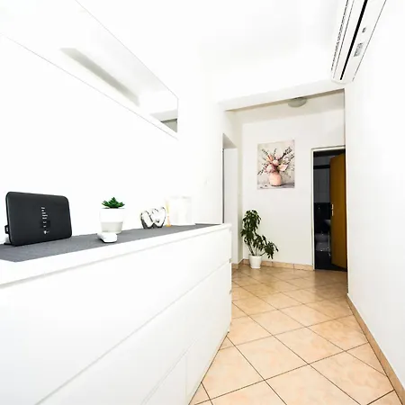 Ivanka By Interhome * Biograd Na Moru