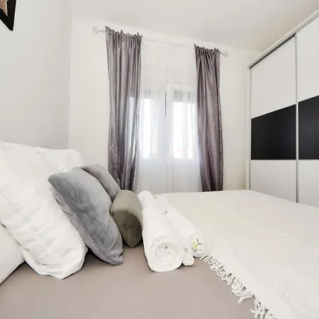 Ivanka By Interhome *