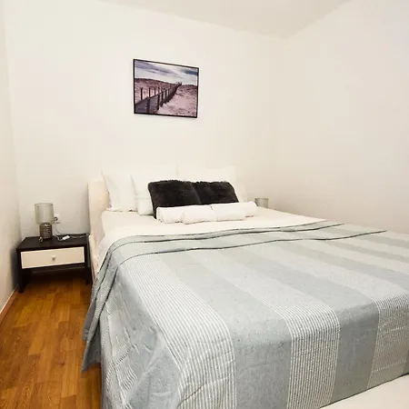 Ivanka By Interhome * Biograd Na Moru