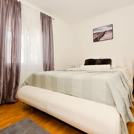 Casa de Férias Ivanka By Interhome