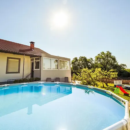Casa de Férias Ivanka By Interhome